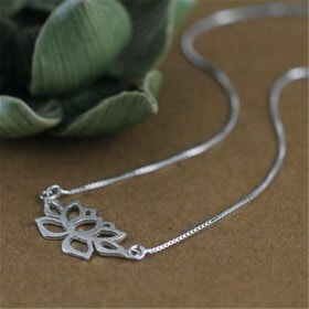 2018-Fashion-Hollow-Out-Lotus-silver-necklace (1)